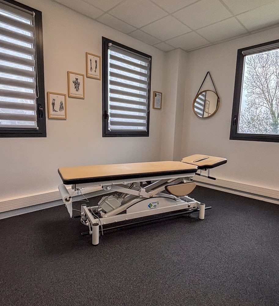 Salle de consultation du cabinet d'ostéopathie de Genay
